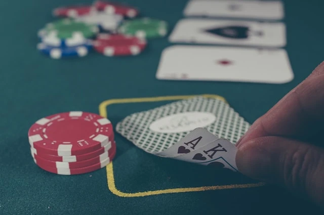 Jogos de cartas: Saiba as regras, a história e os mais populares em 2025